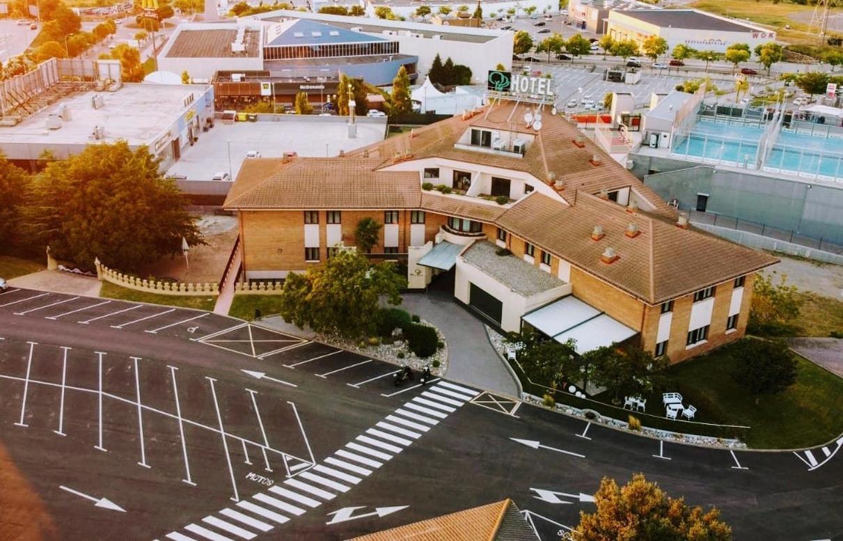 מנרסה Hotel Els Noguers מראה חיצוני תמונה